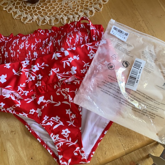 ❤️NEW Red Highwaisted two piece ❤️ - Picture 7 of 8